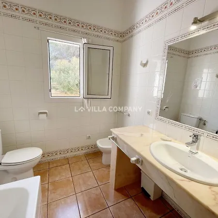 Vicmar Villa *